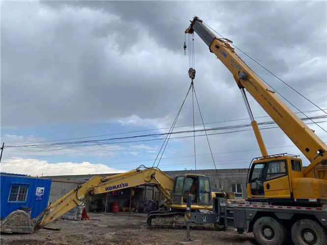 平遥县25吨吊车的工作半径是多少？