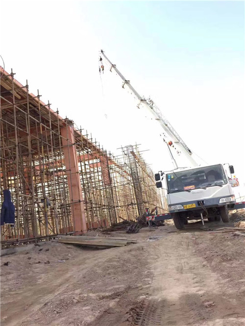 平遥县吊车作业的安全注意事项有哪些？