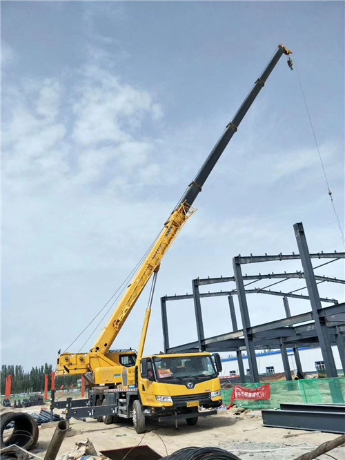 平遥县超高层建筑钢结构吊装案例